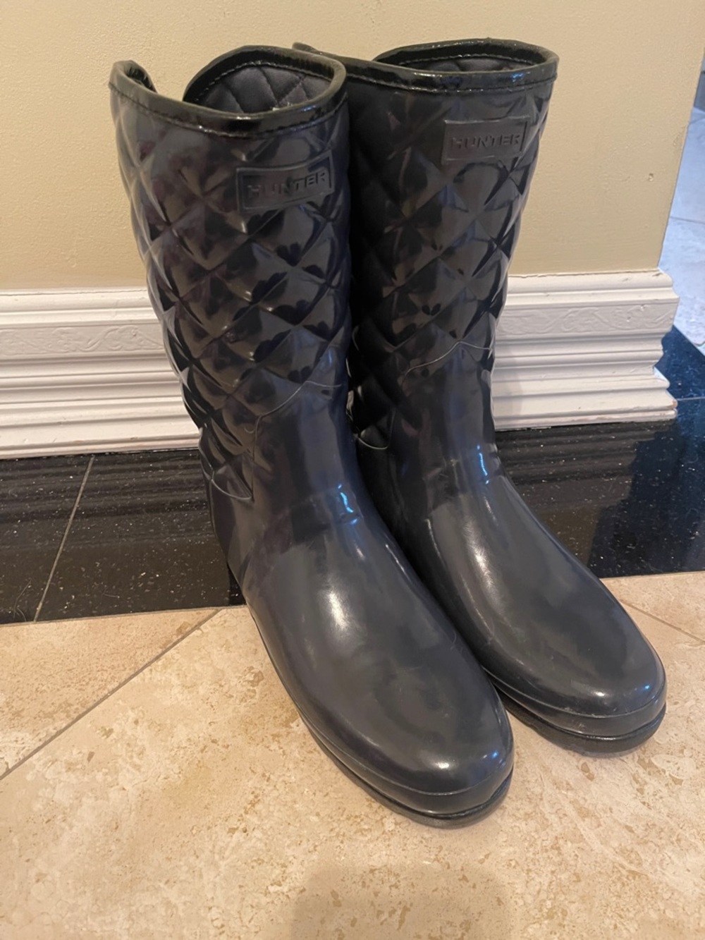 HUNTER refined gloss quilt rain boots in US sz 10